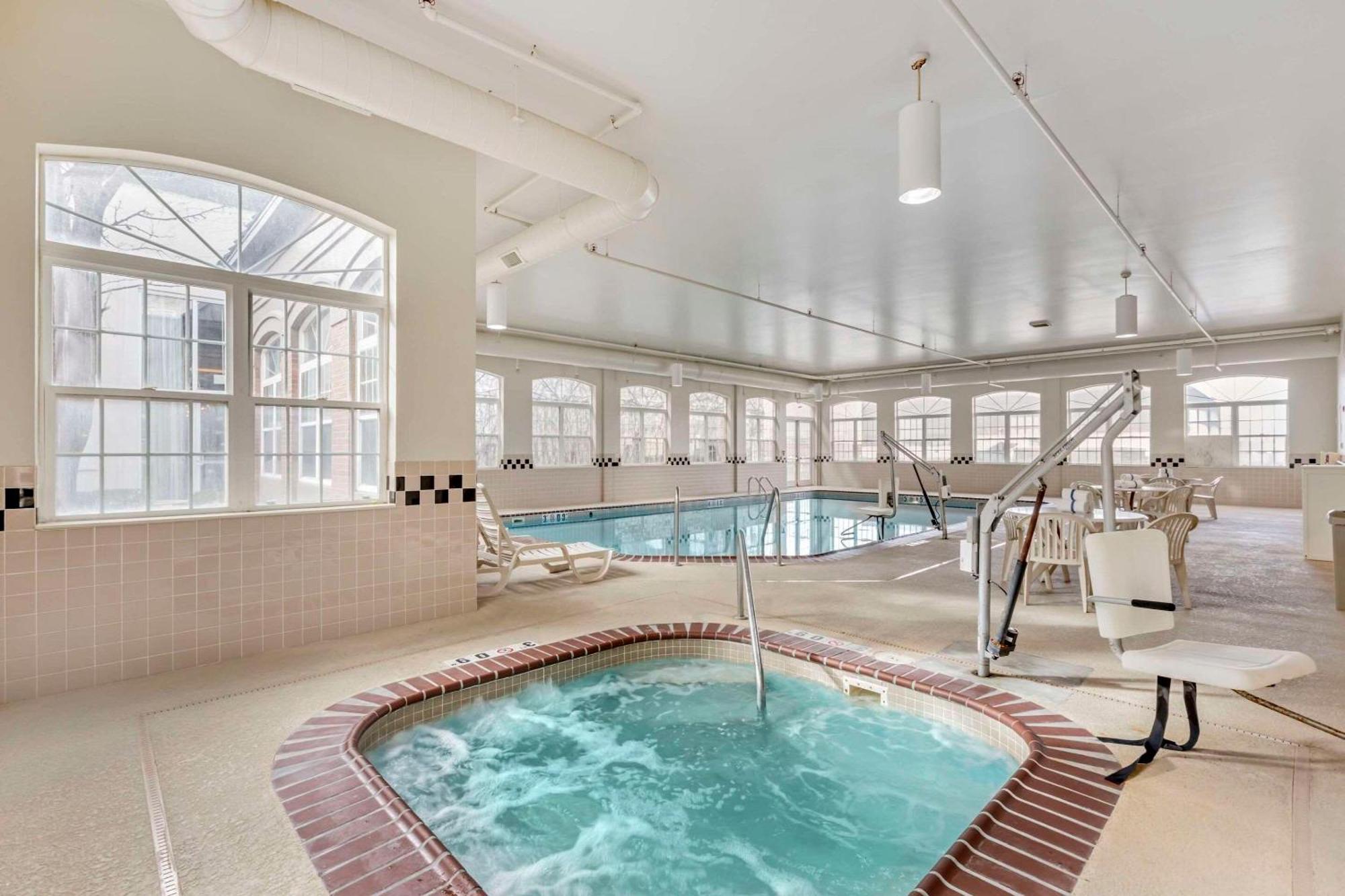 Country Inn & Suites By Radisson, Elk Grove Village-Itasca Dış mekan fotoğraf
